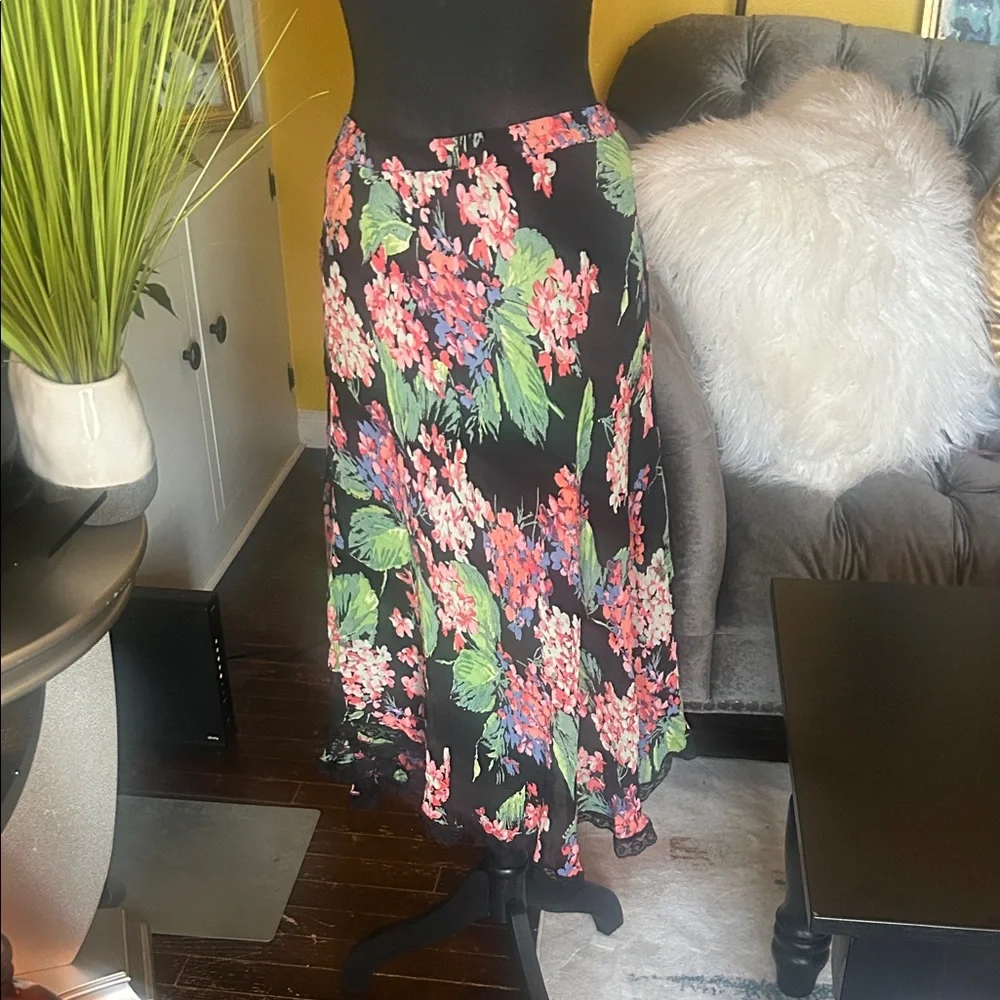 Asymmetrical Floral Skirt in Black and Pink w/lace around the bottom.
